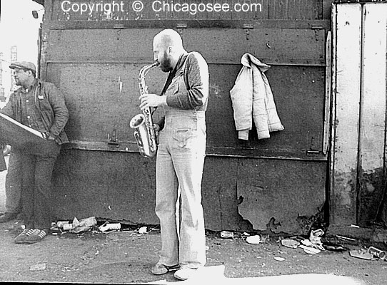Maxwell street Chicago, Saxaphone player, 1977