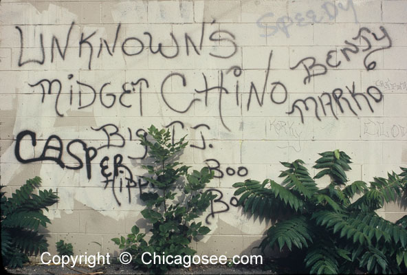 "Unknowns" gang graffiti in Chicago