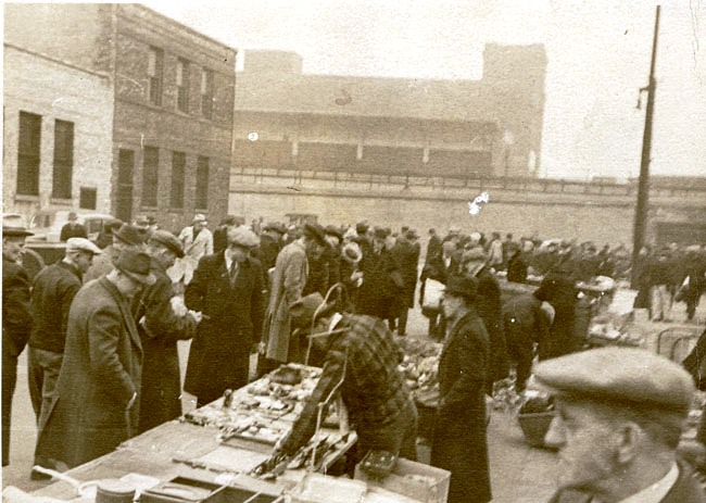 Maxwell Street, Chicago, c. 1940 vintage photograph on chicagosee.com