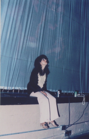 Grace Slick stares in wonder at Aragon Ballroom Concert, Chicago 1969