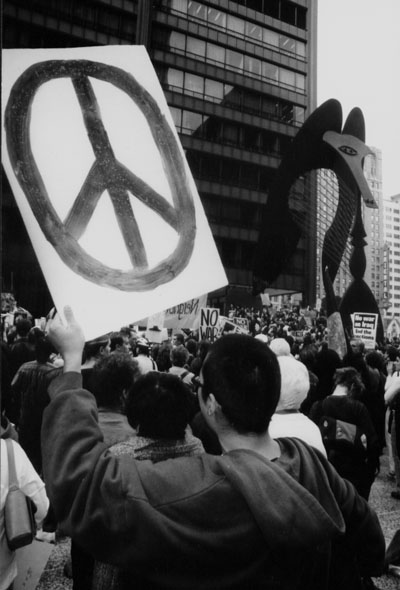 Peace symbol in Cgicago, 40 years on chicagosee.com