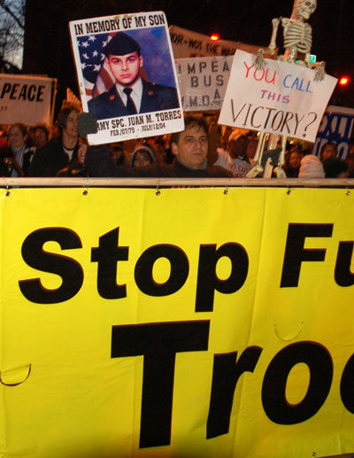 Iraq antiwar March down Michigan Avenue, Chicago, March 20, 2007