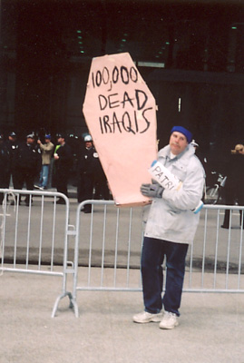 Iraq death count on a coffin, Chicago demonstration