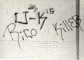 Lincoln Park, Chicago, gang graffiti