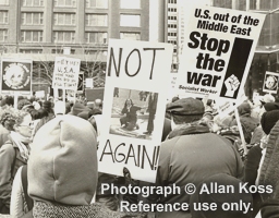 Kent State iconic photo in Iraq protest, Chicago, 2005