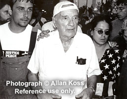 Dave Dellinger, Chicago, 1988 March to Democratic Convention