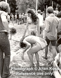 Woodstock, Women in mud, 1969